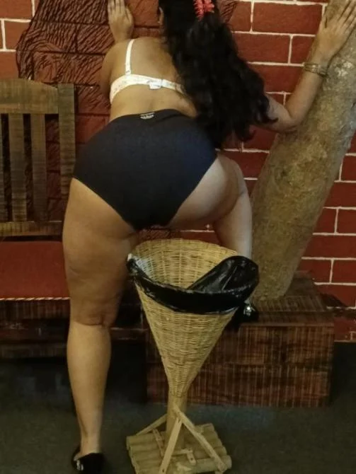 Indian Housewife Escort Cam Show in New York